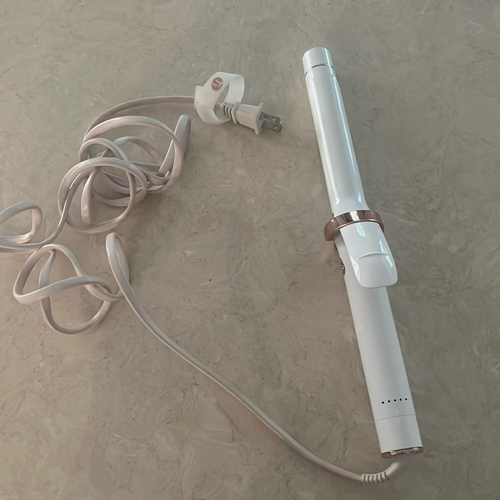 Т3 SinglePass Curl 1" Professional Ceramic
Curling Iron